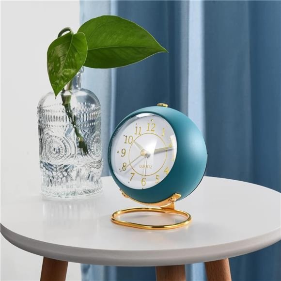 Analog Alarm Clocks,Retro Backlight Cute Simple Design Small Desk Clock - Picture 4 of 5